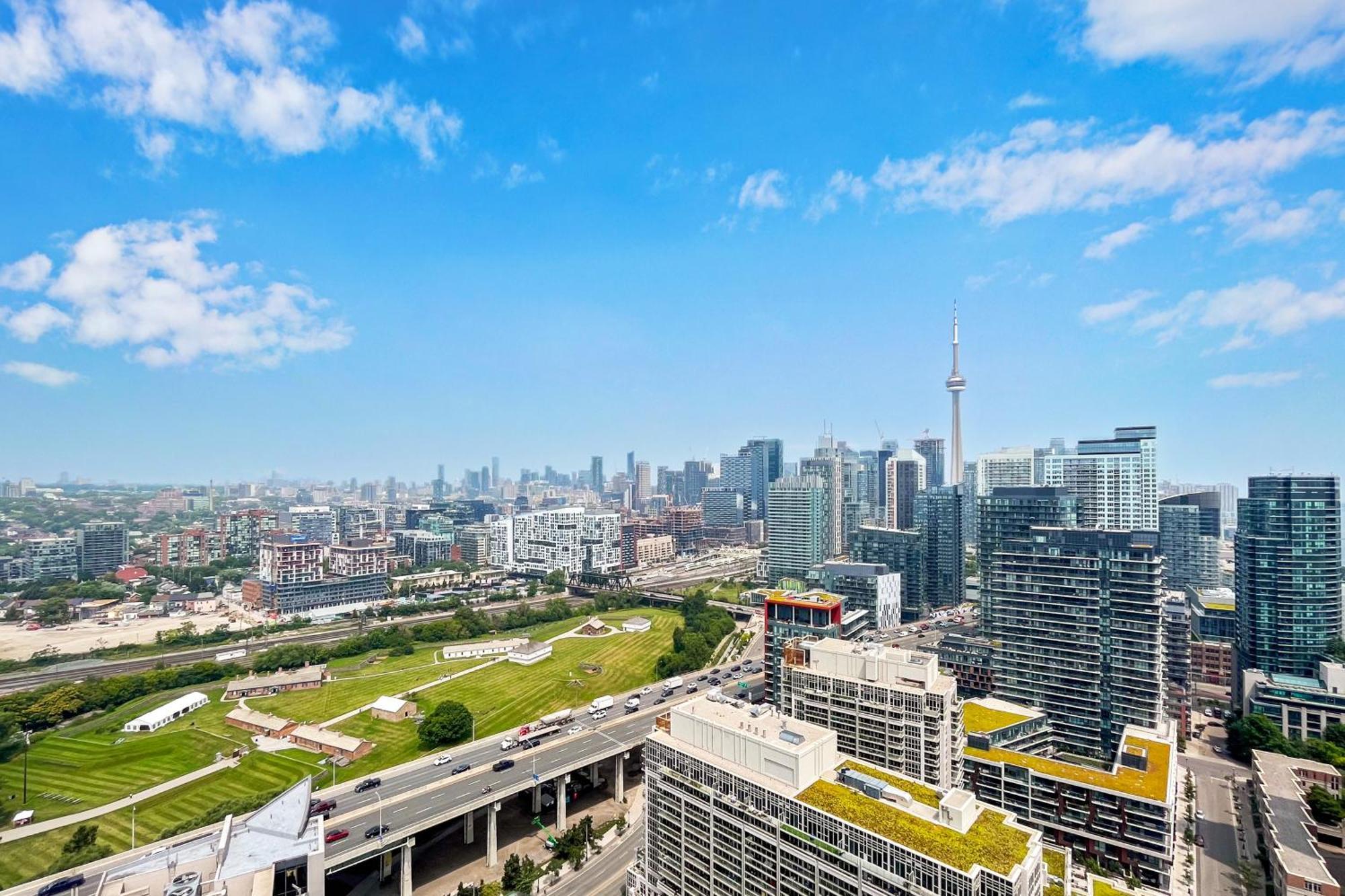 2 Bedroom Waterfront Condo Downtown W/ Free Parking Τορόντο Εξωτερικό φωτογραφία