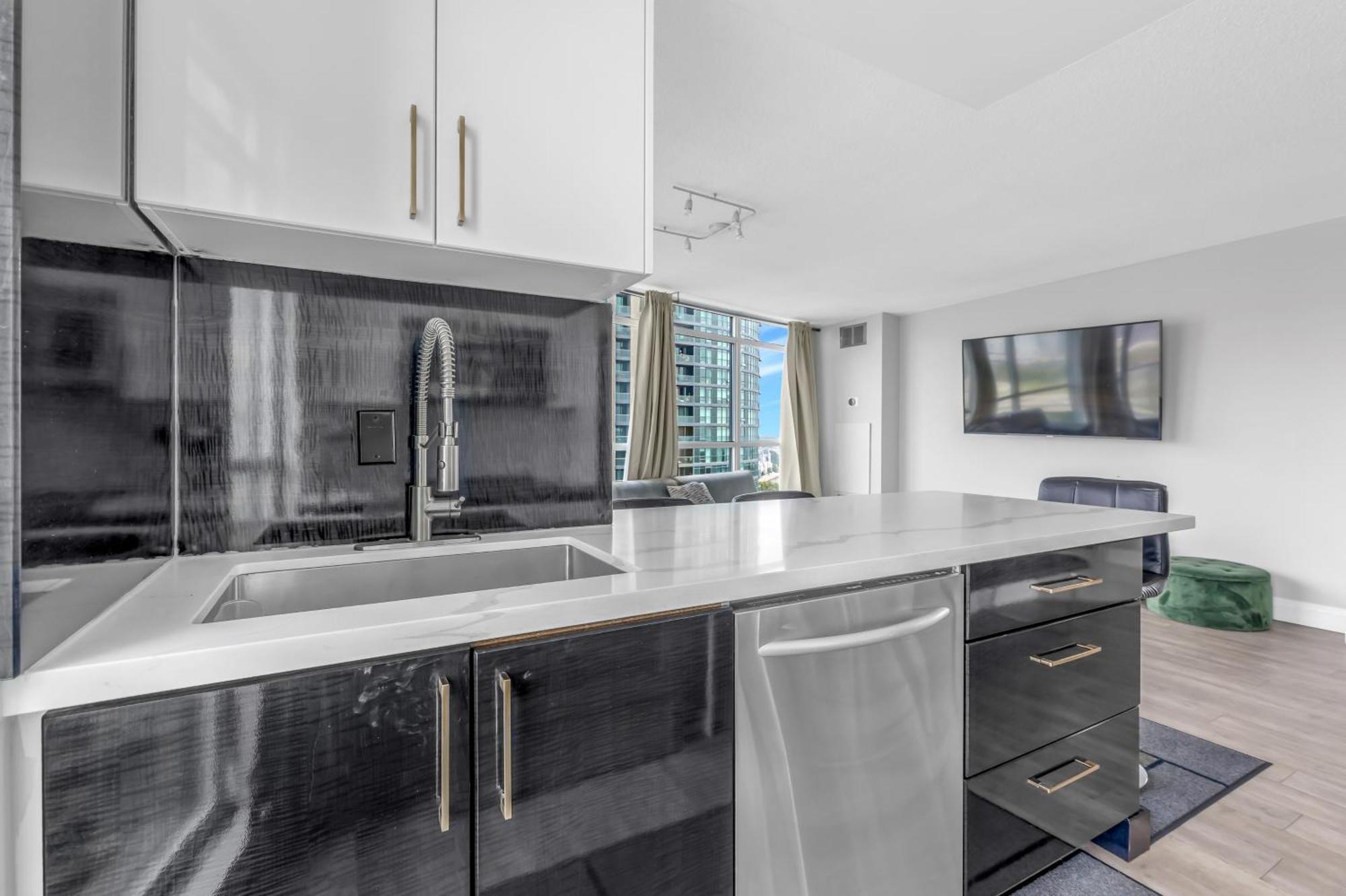 2 Bedroom Waterfront Condo Downtown W/ Free Parking Τορόντο Εξωτερικό φωτογραφία