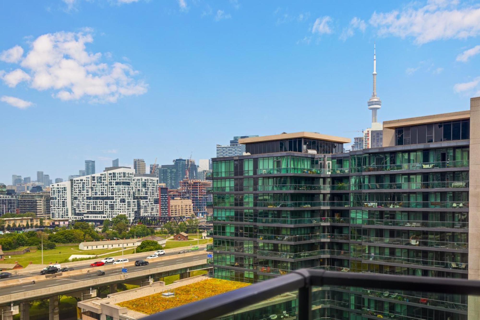 2 Bedroom Waterfront Condo Downtown W/ Free Parking Τορόντο Εξωτερικό φωτογραφία